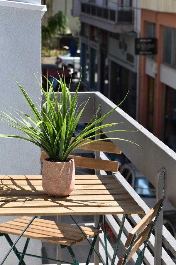 Olive - Happyhostgr - Downtown Apartment Волос Екстериор снимка