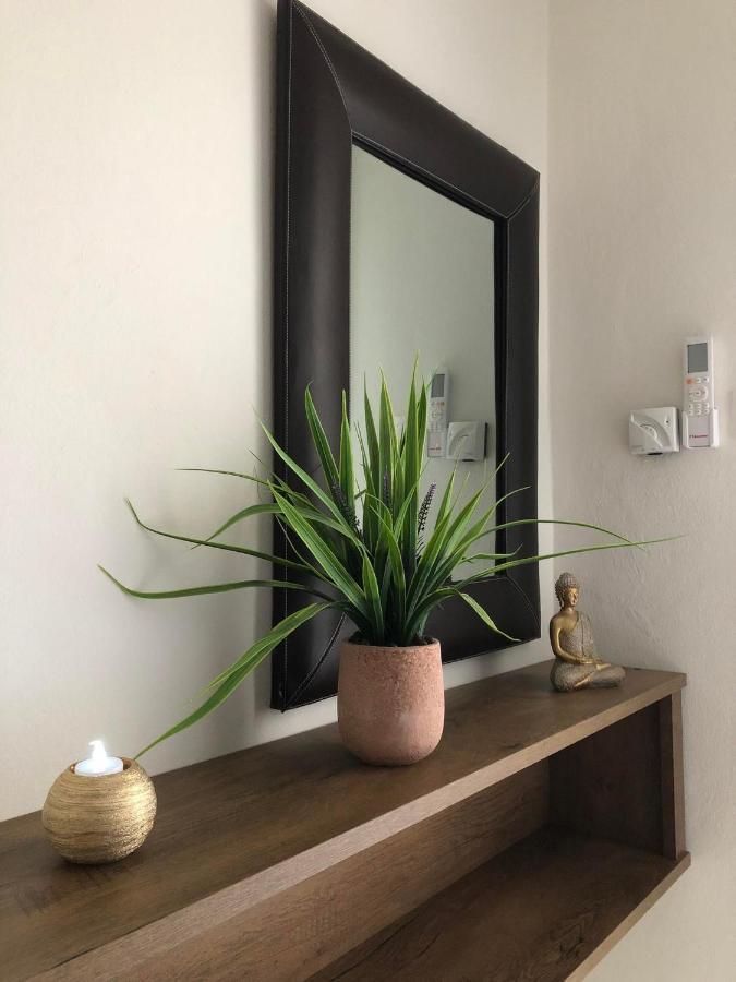 Olive - Happyhostgr - Downtown Apartment Волос Екстериор снимка